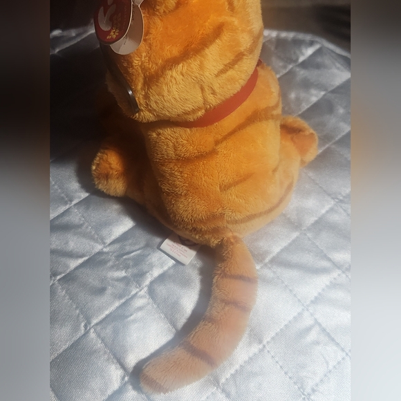 Ty Orange Garfield Stuffed Animal - Picture 6 of 6
